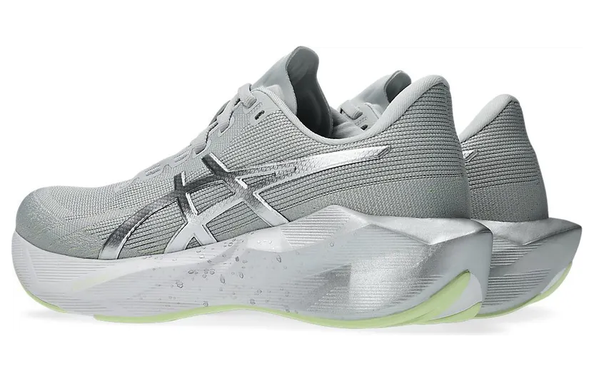 asics-novablast 1012C070-020