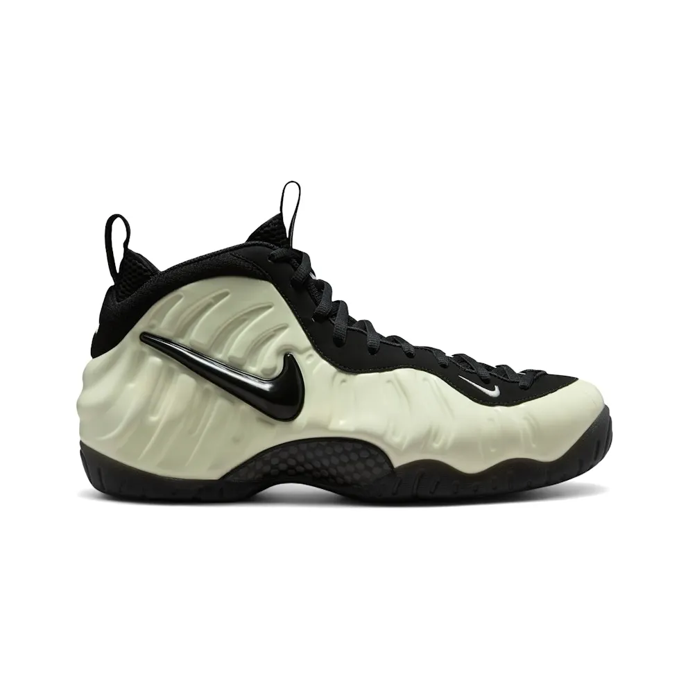Nike Air Foamposite Pro Glow-In-The-Dark (IV6246-100)