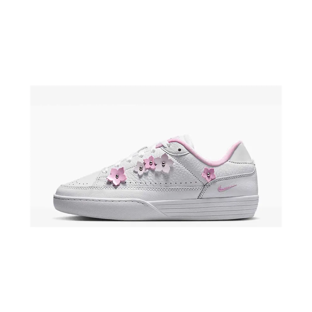 Nike Tennis Centre Florette “White / Bleached Lilac / Metallic Silver / Pink Rise” (IR8636-100)