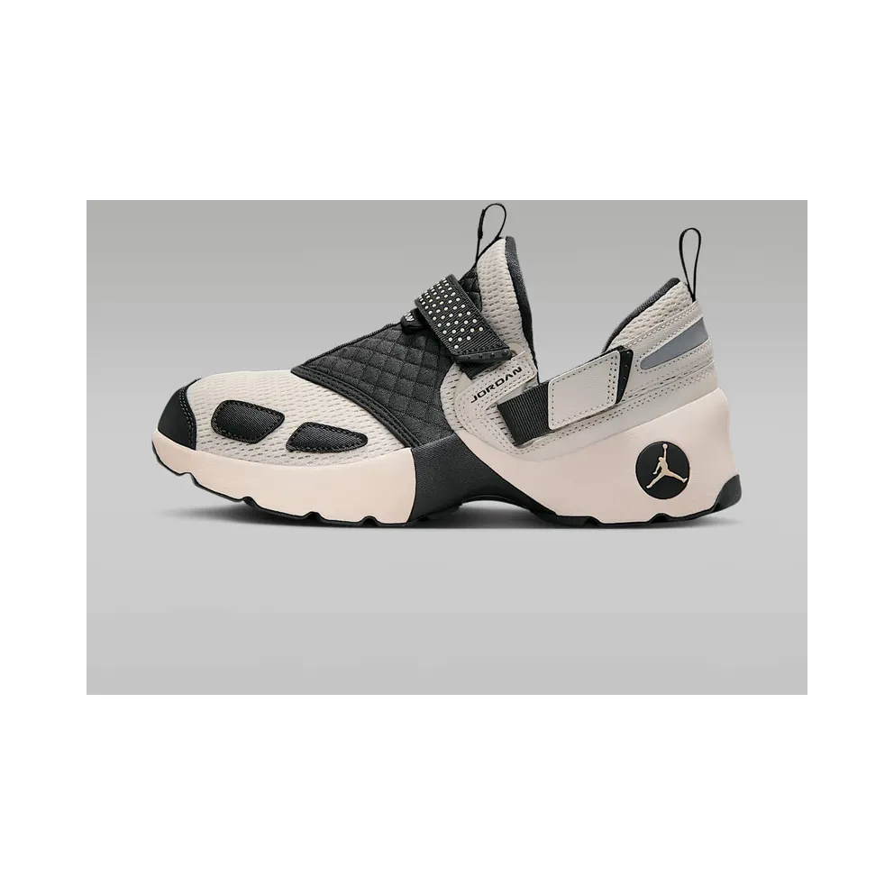 Jordan Trunner LX “Light Orewood Brown” (HQ2164-102)