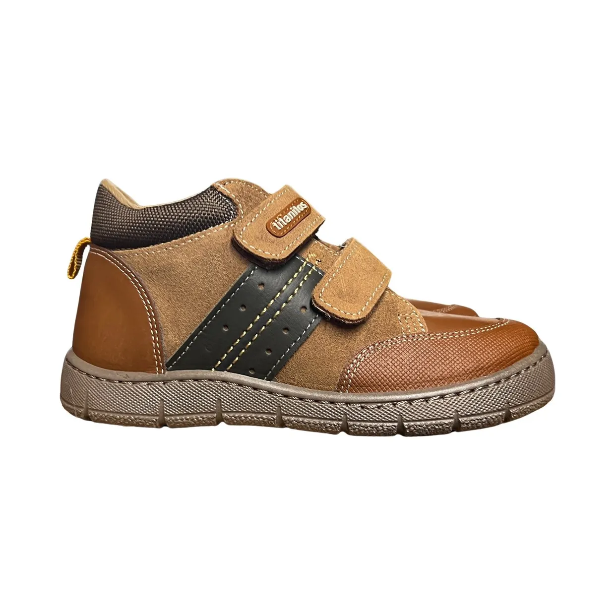 titanitos-sneaker U310NARCISOCUERO
