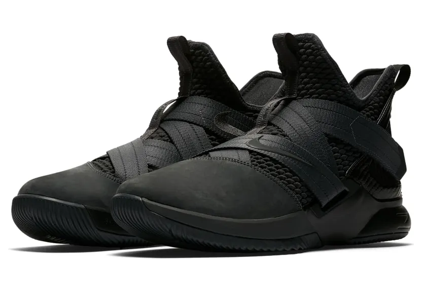 nike-lebron AO4054-002
