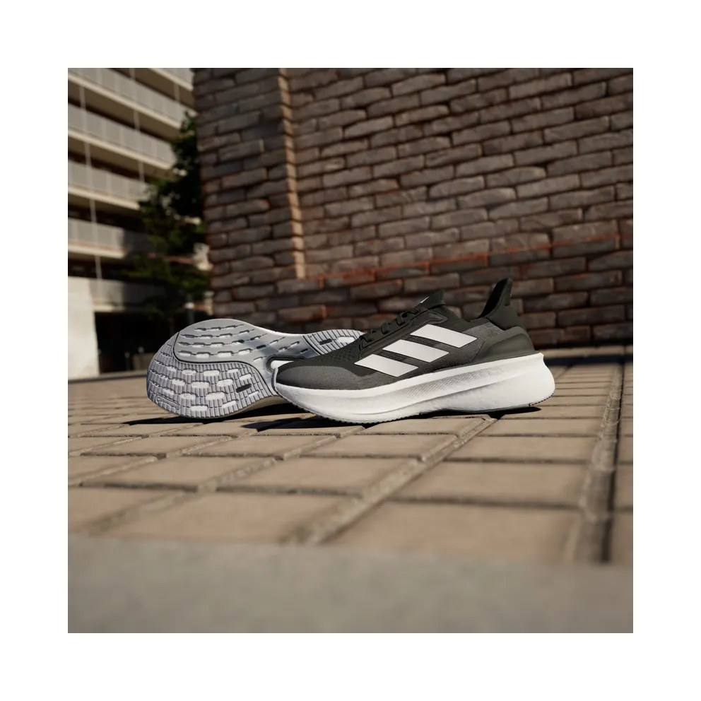 Adidas Ultraboost 5x Core Black / Cloud White / Carbon (IH3102)