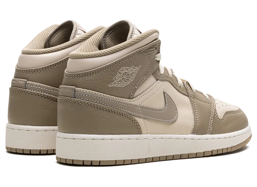 air-jordan-1 HF4781-203