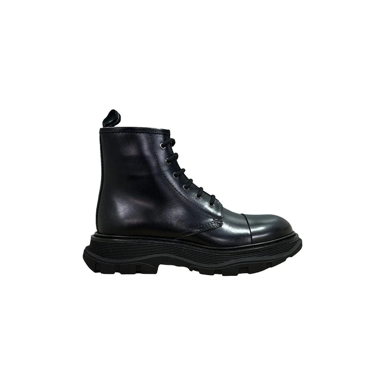Alexander McQueen Tread Lace-Up Combat Leather Boot Black (652885WHSW11000)