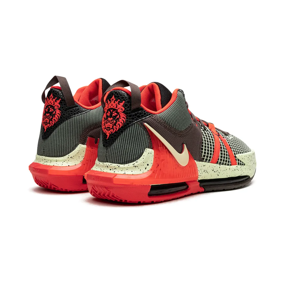 LeBron Witness 7 Basketball Black (DM1123-001)