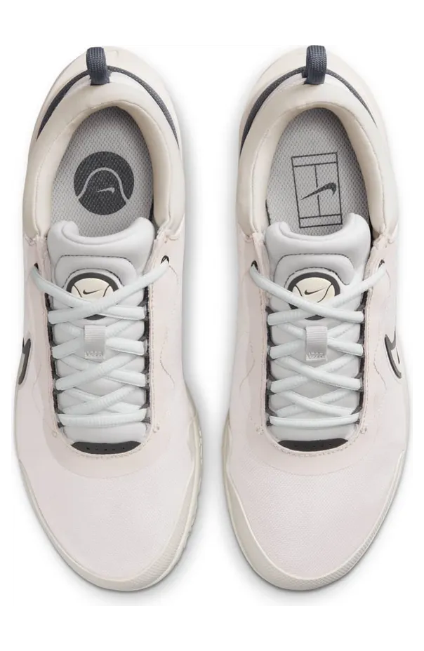 nikecourt DV3285-002