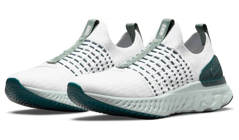 nike-free DO6698-001