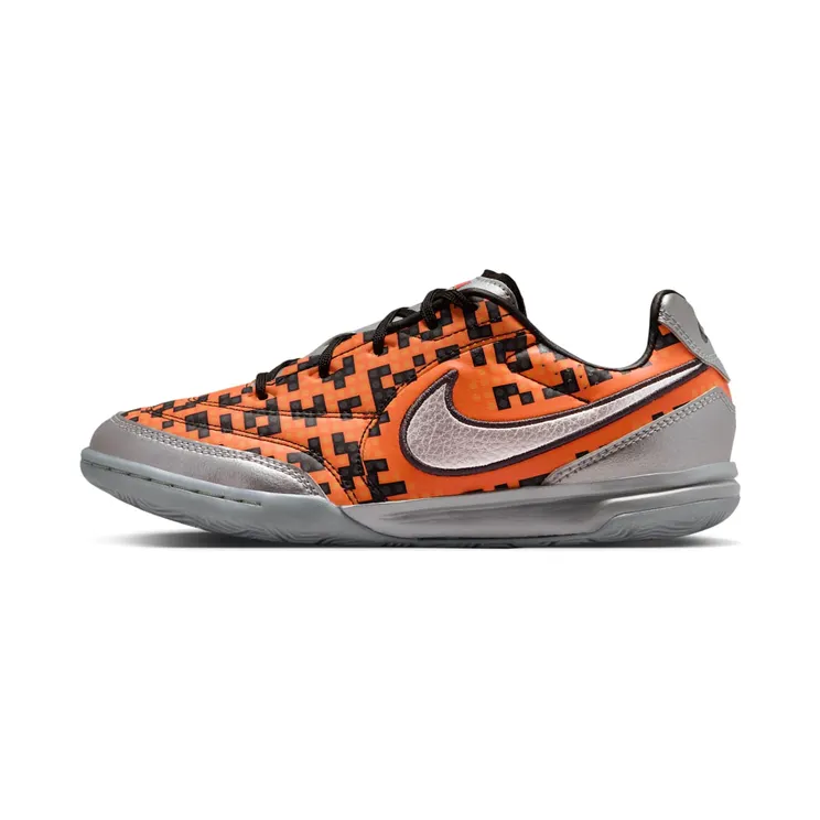 Nike Streetgato “Metallic Silver / Safety Orange / Black / White” (IO2390-002)