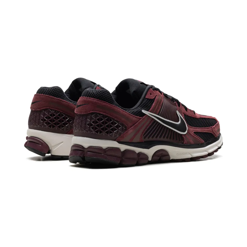 Nike Zoom Vomero 5 “Dark Team Red” (HF1553-601)