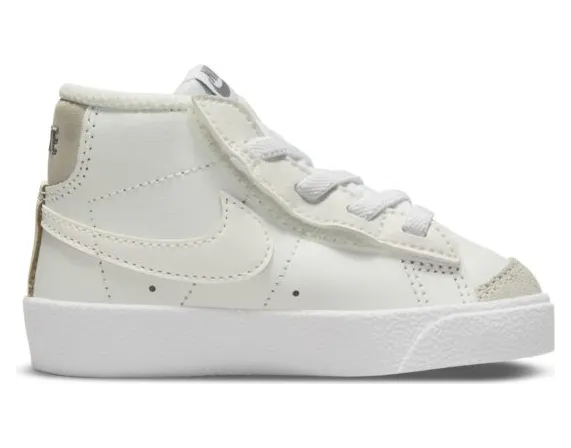 nike-blazer DA4088-104