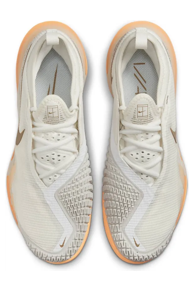 nikecourt CV0742-102