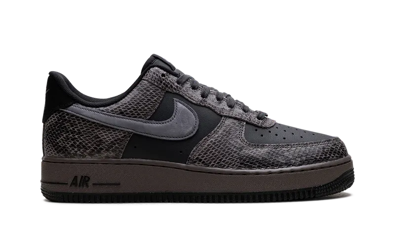Nike Air Force 1 Low “Off Noir Snakeskin” (HF2898-001)