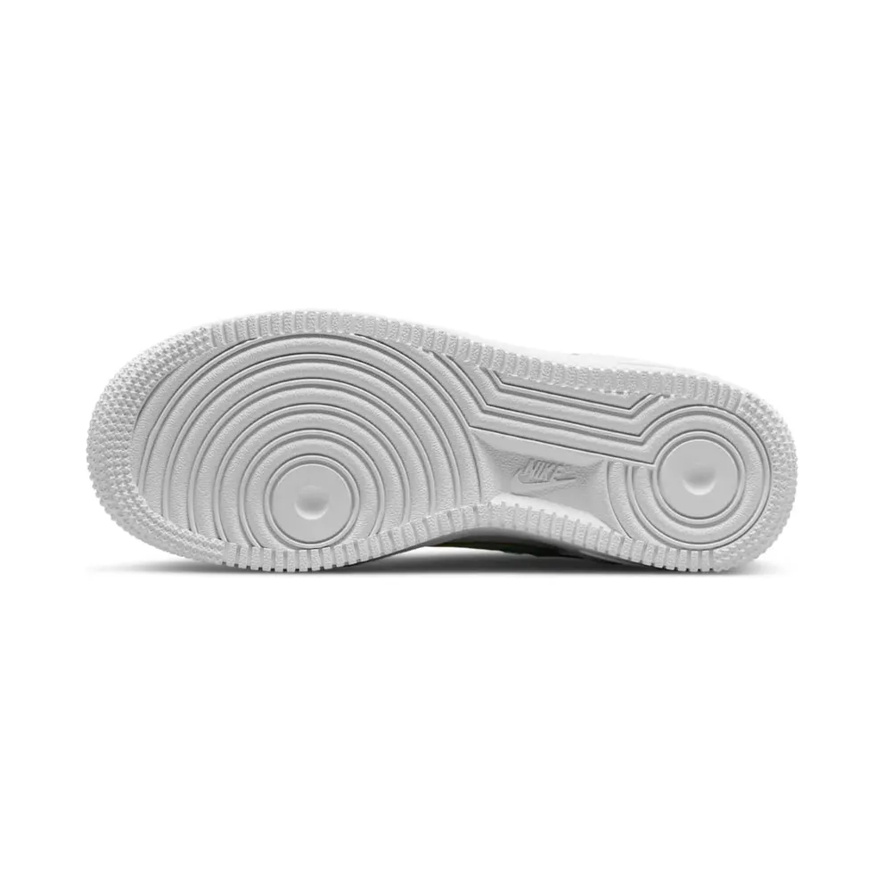 Nike Air Force 1 Older Kids’ White (CT3839-105)