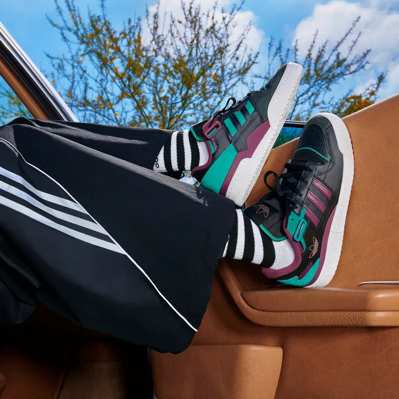 adidas Forum Exhibit Low Core Black / Victory Crimson / Glory Green (H01912)
