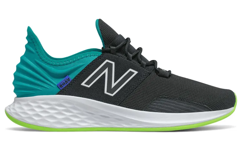 new-balance-sneaker MROAVCB