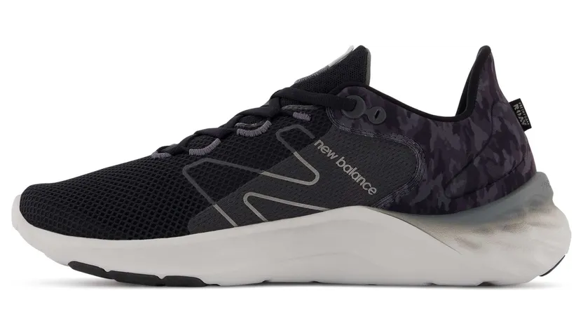 new-balance-sneaker MROAVCK2
