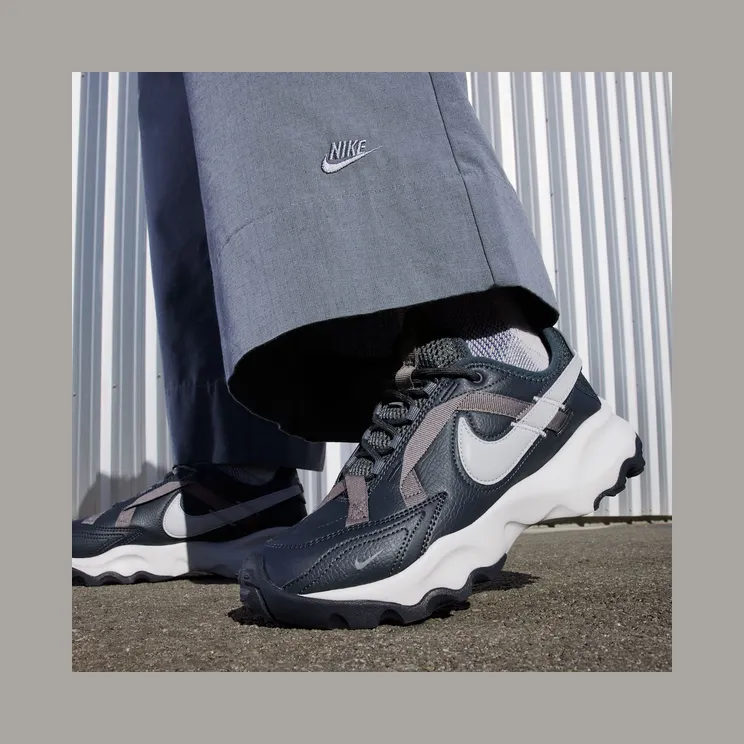 nike-tc-7900 DD9682-001