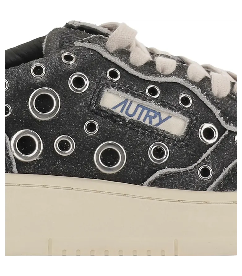 Autry Medalist Low Eyelet-embellished “Black” (AULW TF01) (2)