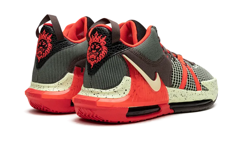LeBron Witness 7 Basketball Black (DM1123-001)