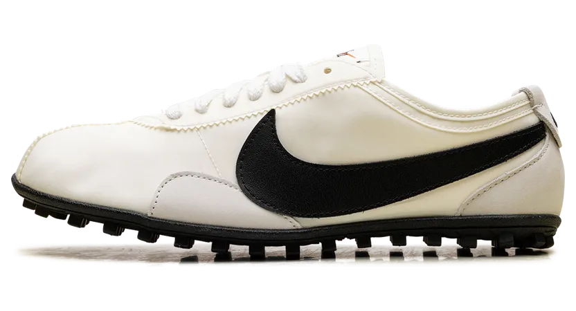 Nike Moon Shoe “Soft Pearl Black”: retro-erfgoed voor haar