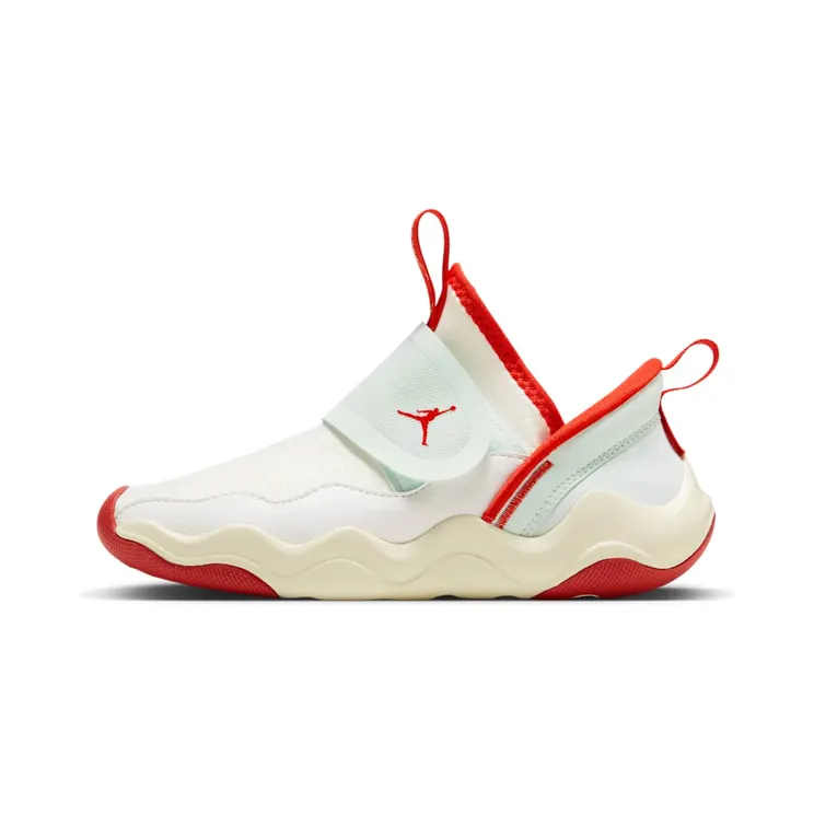 Jordan 23/7 Chinese New Year Ivory Barely Green Metallic Gold Challenge Red (DV3872-100)