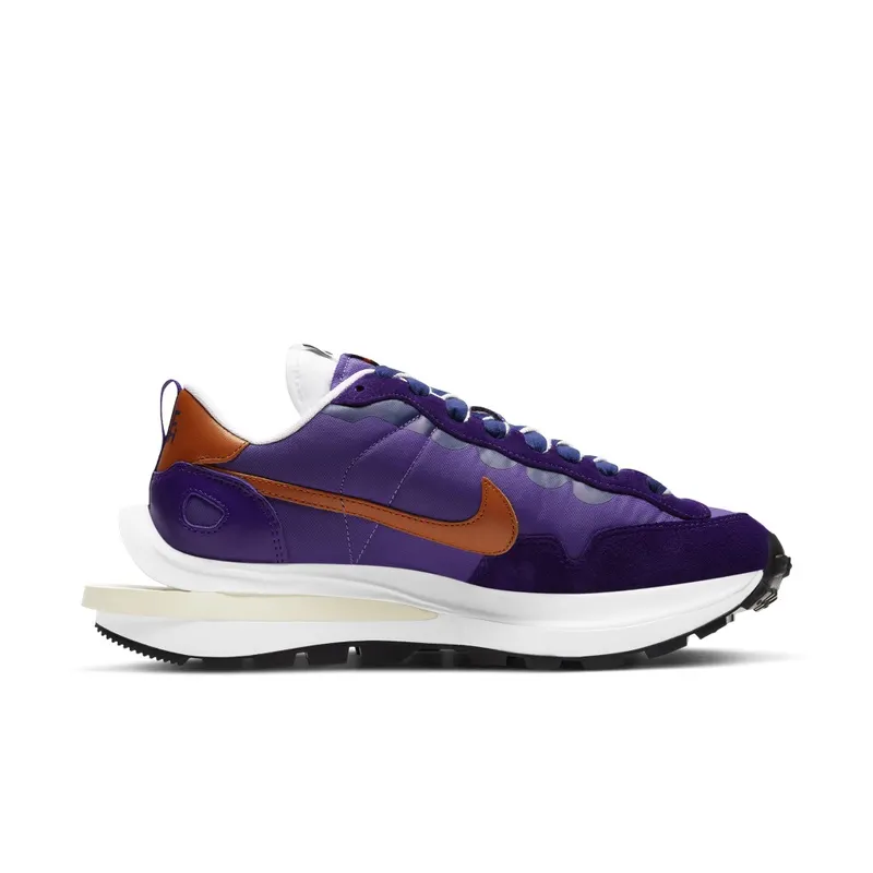 Nike x sacai Vaporwaffle Dark Iris (2021) – “Dark Iris / Campfire Orange / White” (DD1875-500)