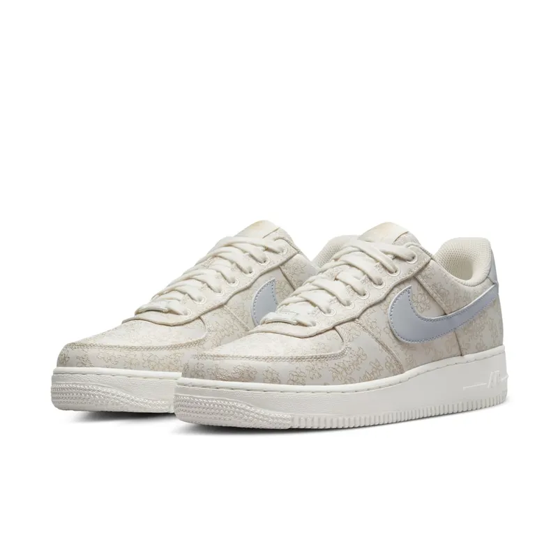 Nike AIR FORCE 1 ’07 SE JACQ “Flower Embroidery” (DR6402-900)