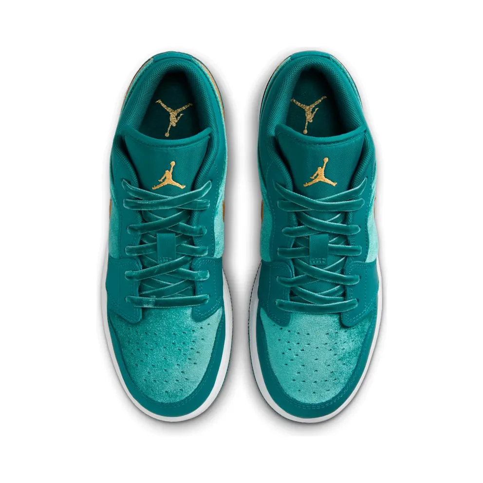 Air Jordan 1 – “Geode Teal Velvet” (FB9896-300)