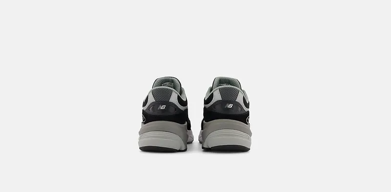 New Balance 990v6 GS “Black/Silver” (GC990BK6)