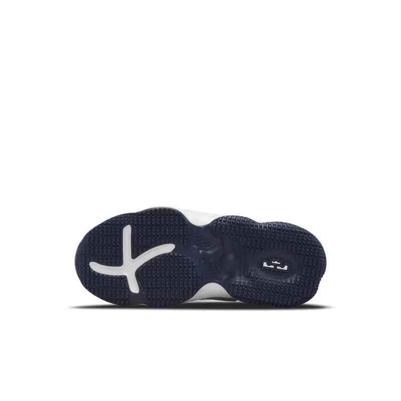 LeBron 19 Younger Kids’ White (DD0421-100)