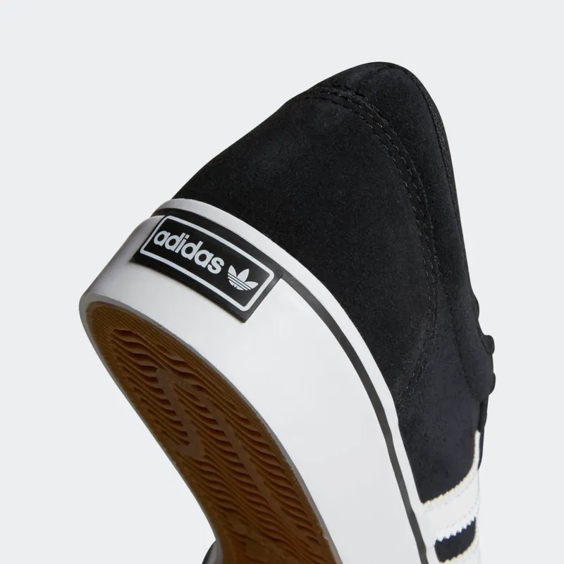 Adidas adiease Core Black / Footwear White / Core Black (BY4028)
