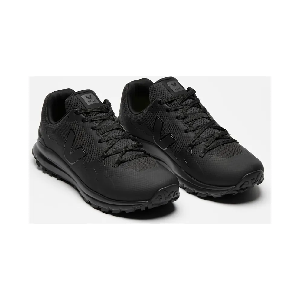 VEJA Fitz Roy – Black (FT1803771)