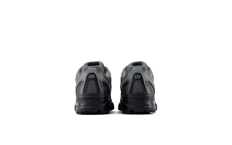 New Balance 740 Black / Green