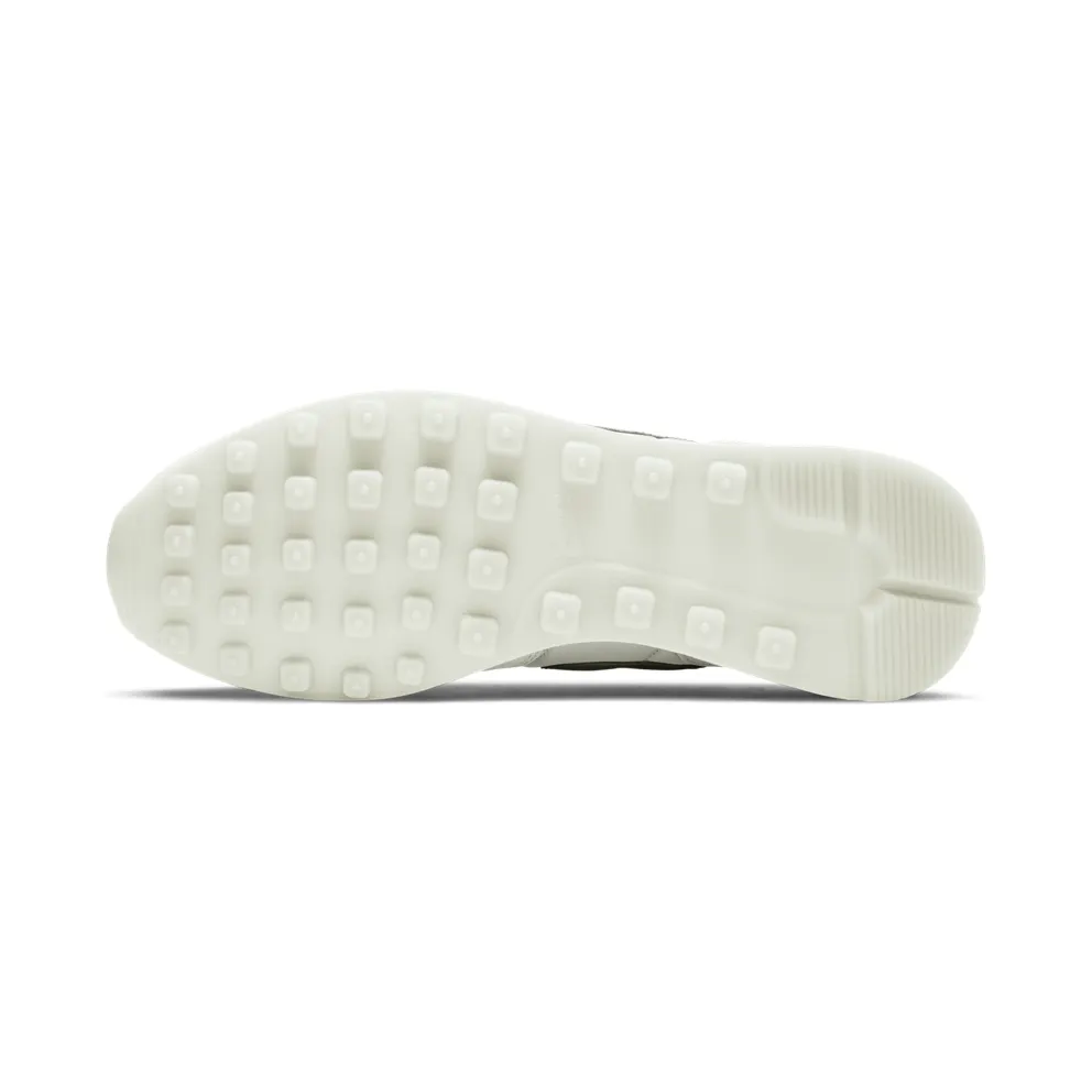 Nike Internationalist “Summit White / Metallic Gold / White / Black” (828407-108)