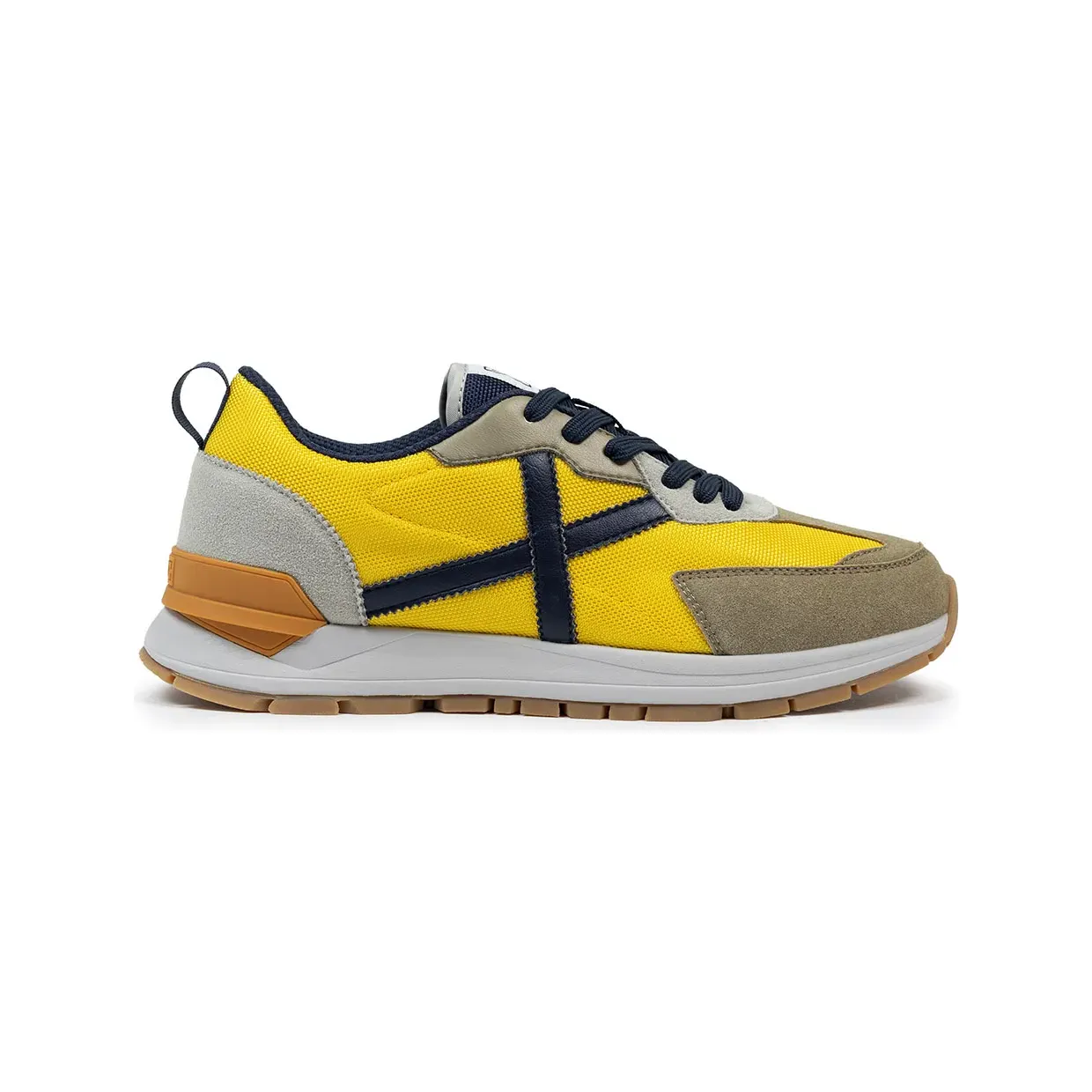munich-sneaker 8832029
