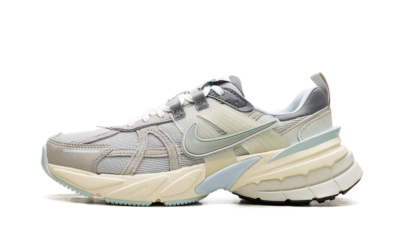 Nike V2K Run “METALLIC PLATINUM” (FZ3596-072)