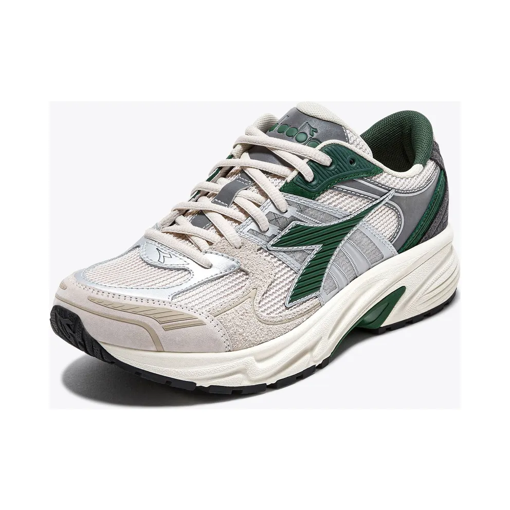 Diadora Mythos – “Light Grey Metallic” (501.181239_C4774)
