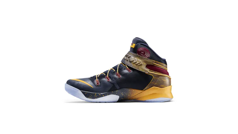 Nike LeBron Zoom Soldier 8 Flyease Cavs Midnight Navy/University Gold-Team Red (805894-476)