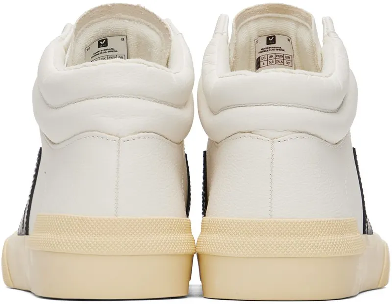Veja Minotaur Chromfree Leather White / Black – “White” (TR0502929B)