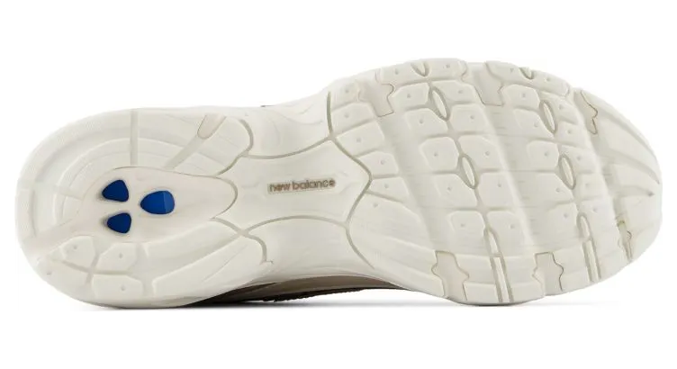 new-balance-sneaker U7403TR