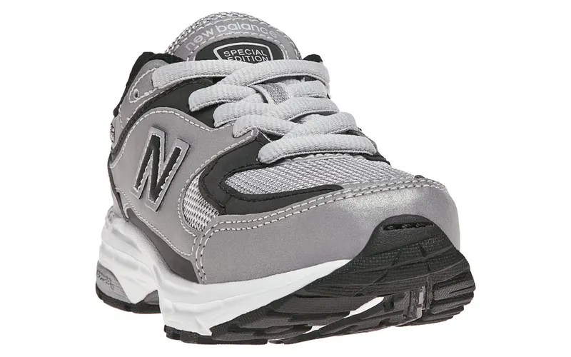 New Balance Running Course K2000 PS “Metallic Silver / Black” (K2000-SRP)