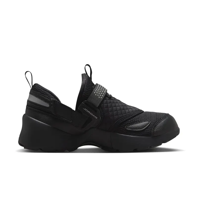 Jordan Trunner LX “Black / Grey” (HQ2164-001)