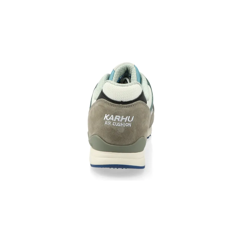 Karhu Synchron Classic (abbey stone / turbulence) – F802675