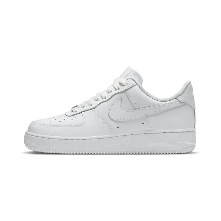 Nike Air Force 1 ’07 “Triple White”: de klassieker die altijd kan