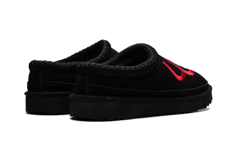 Ugg Tasman Logo Slide “Black / Samba Red” (1112448-BSMR)
