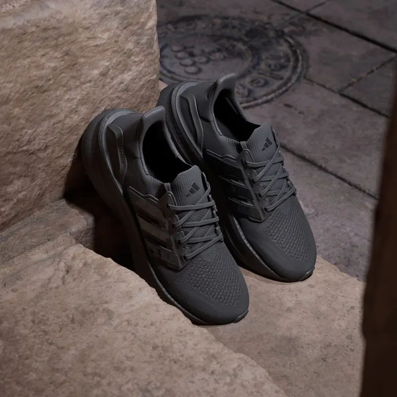 Adidas Ultraboost 5 Core Black / Core Black / Core Black (ID8812)