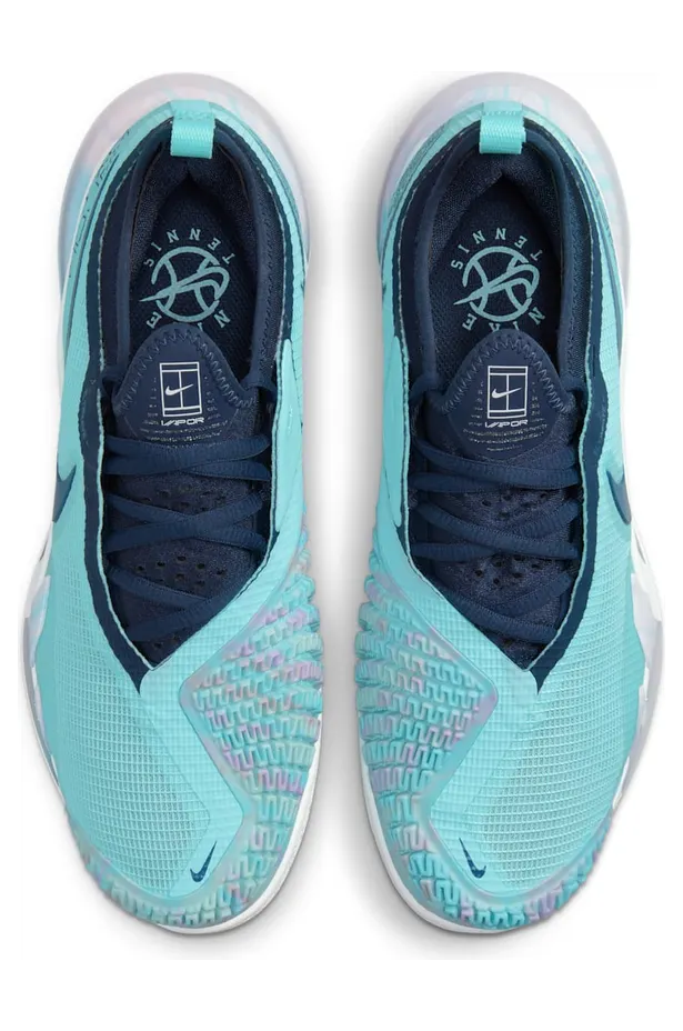 nikecourt CV0742-402