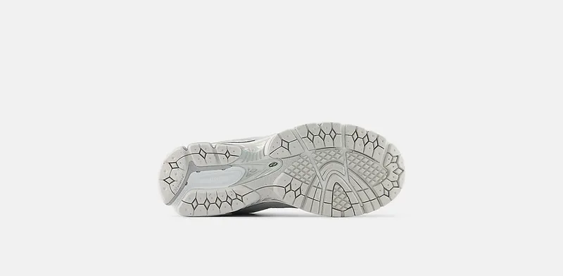 New Balance 2002R Rain Cloud Grey Matter White Green (U2002RK)