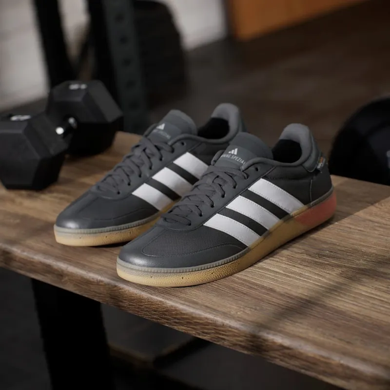 Adidas Training Spezial Core Black / Chalk White / Lucid Red (JS3038)